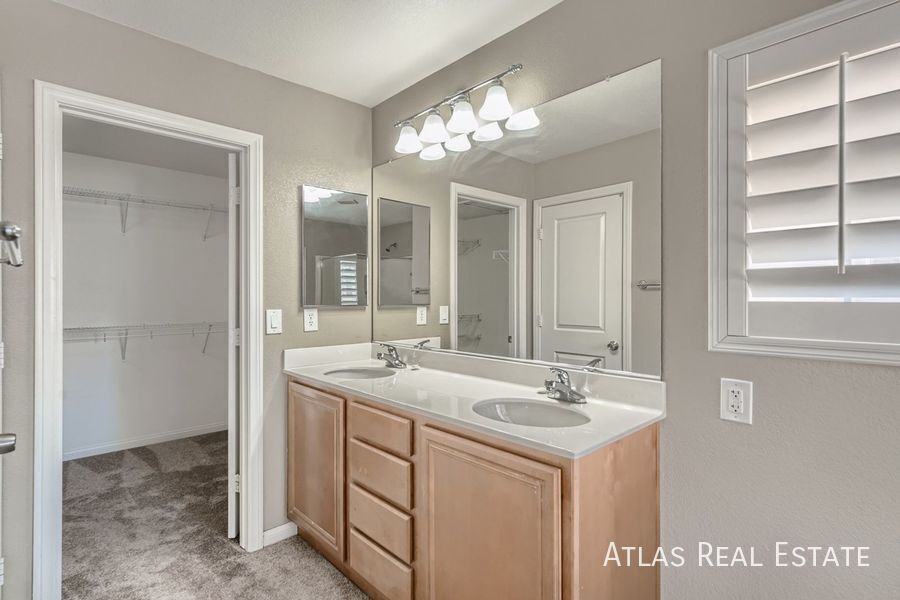 Building Photo - 10427 Wildflower Gully St