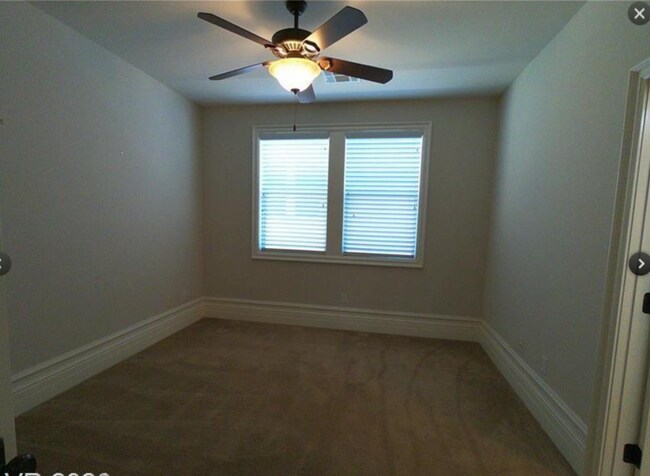 Building Photo - 496 Via Palermo Dr