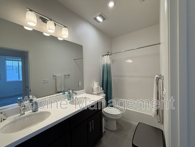 Building Photo - 2062 Cottonwood St