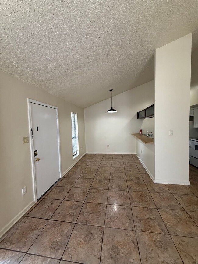 Building Photo - 8656 GSRI Ave