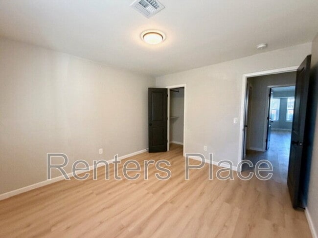 Building Photo - 1804 S Gardenia Ave