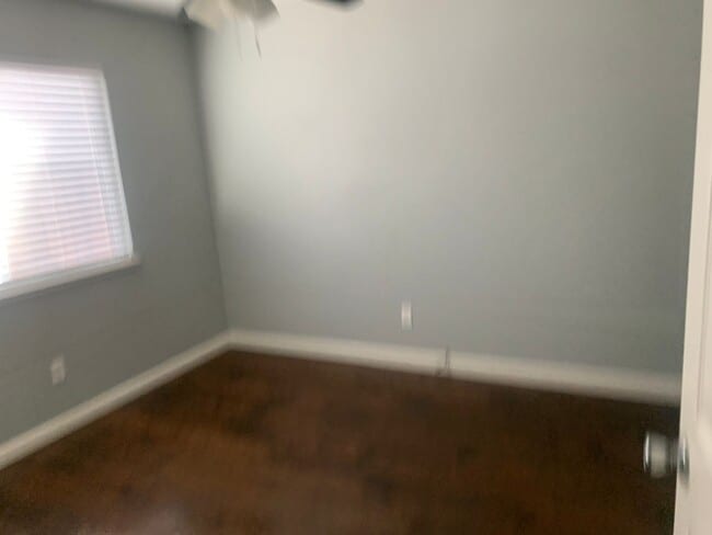 Building Photo - Just reduced to $2595 for immediate move in!
