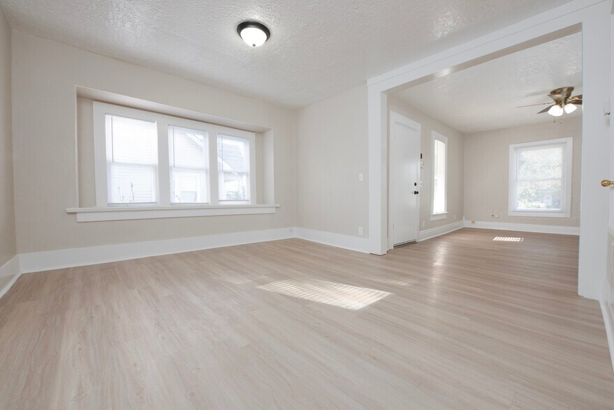 Building Photo - 422 E Eufaula St