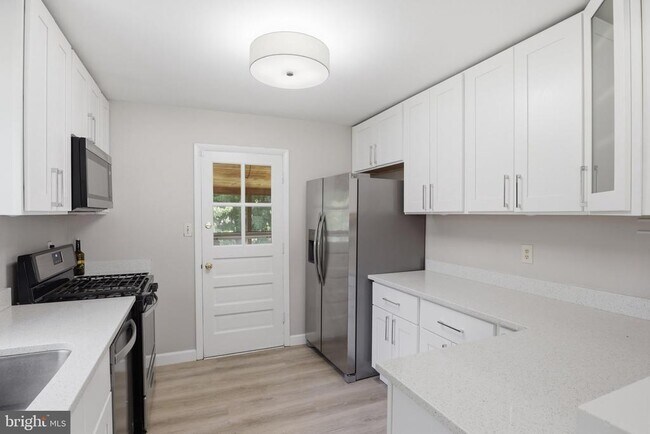Building Photo - 4014 Jeffry St