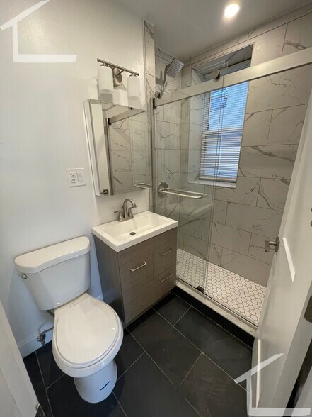 Building Photo - 20 Queensberry St