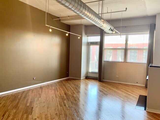 Building Photo - 500 S Clinton St