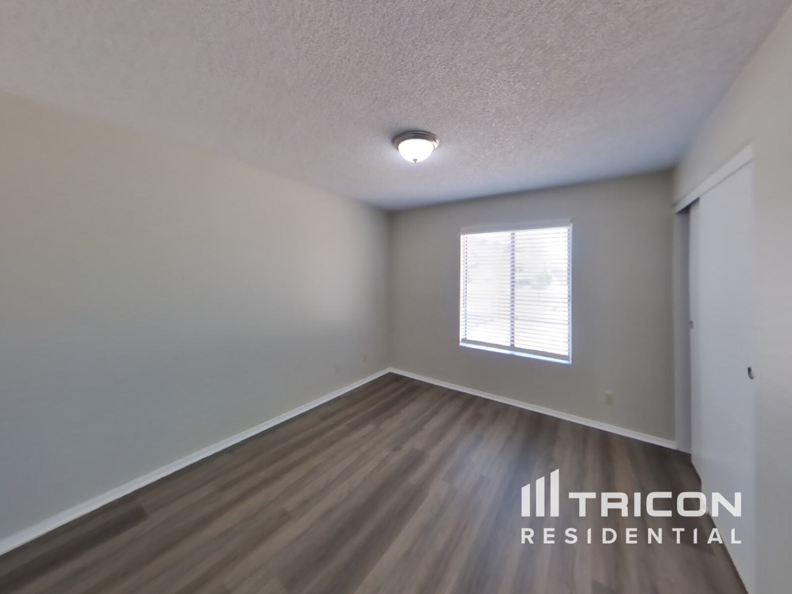 Building Photo - 6319 W Sunnyslope Ln