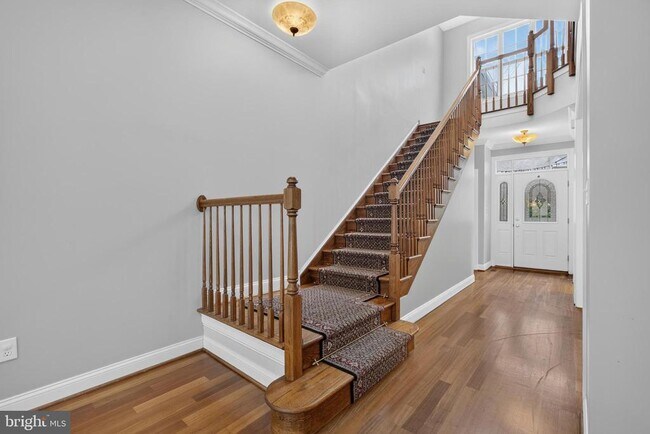 Building Photo - 16 Oak Leaf Ln