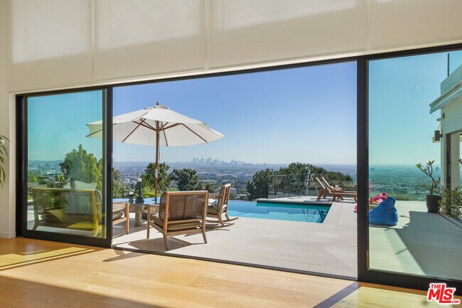 Building Photo - 8242 Hillside Ave