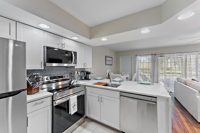 Building Photo - 1605 S US Hwy 1