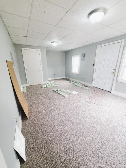 Building Photo - 425 N Blanchard St