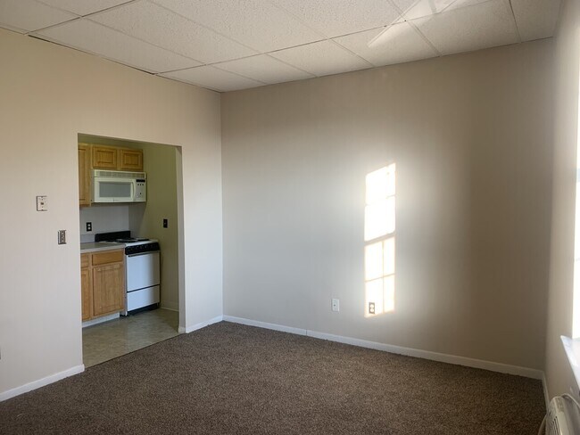 Building Photo - 33-37 W Main St (Courtside Building)