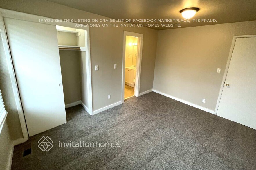 Building Photo - 609 114th Ave E