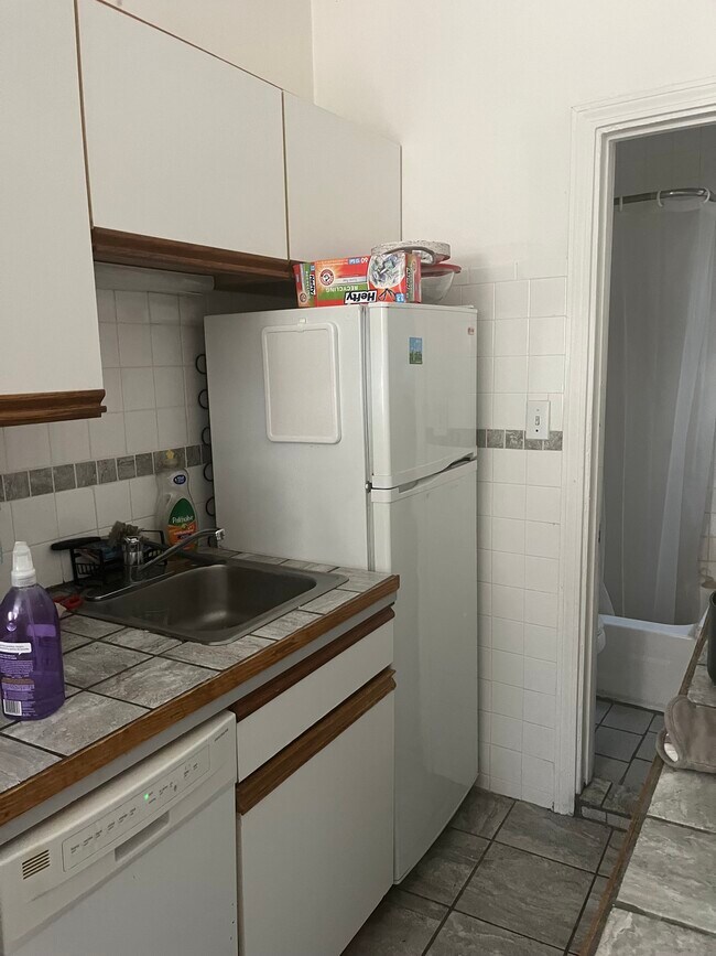 Primary Photo - 11 Phillips St