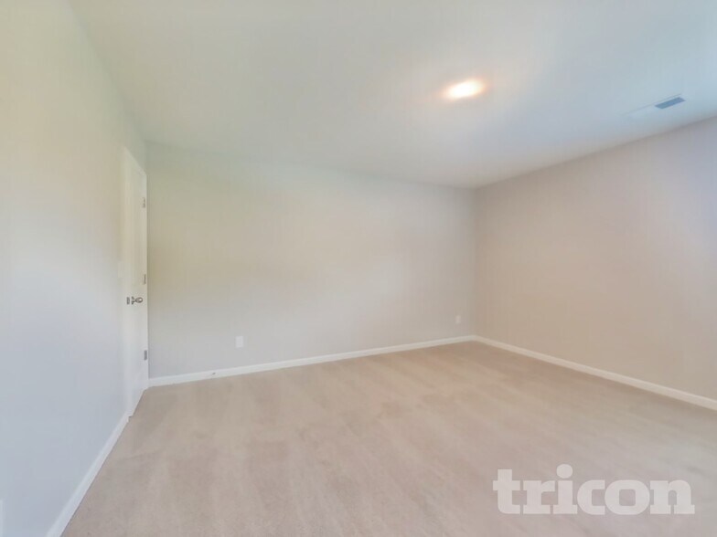 Building Photo - 205 Brenett Francis Ct