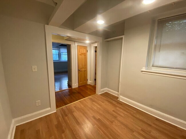 Building Photo - 97 Chester St