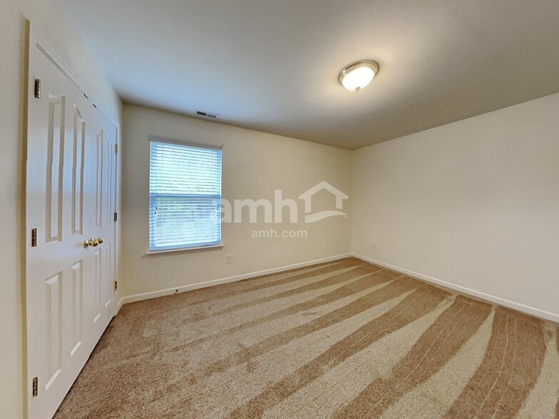 Building Photo - 201 Flanders Dr