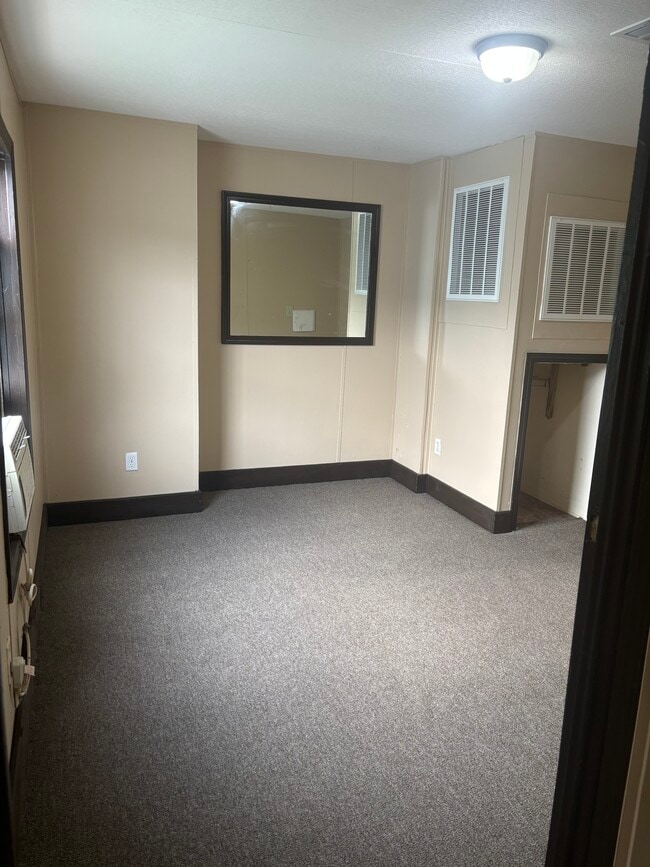 Building Photo - Lot 2