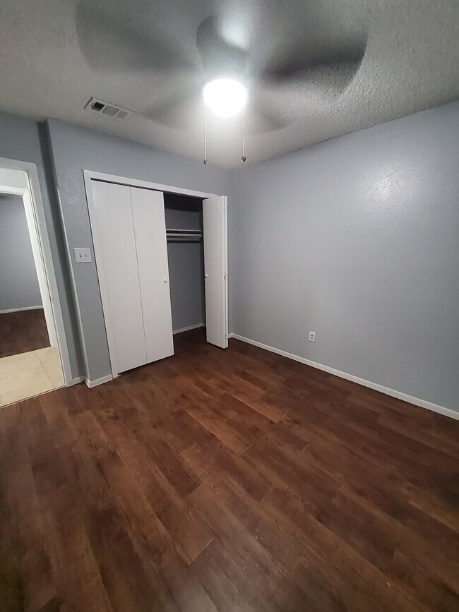 Building Photo - 10151 Inwood Hollow Ln