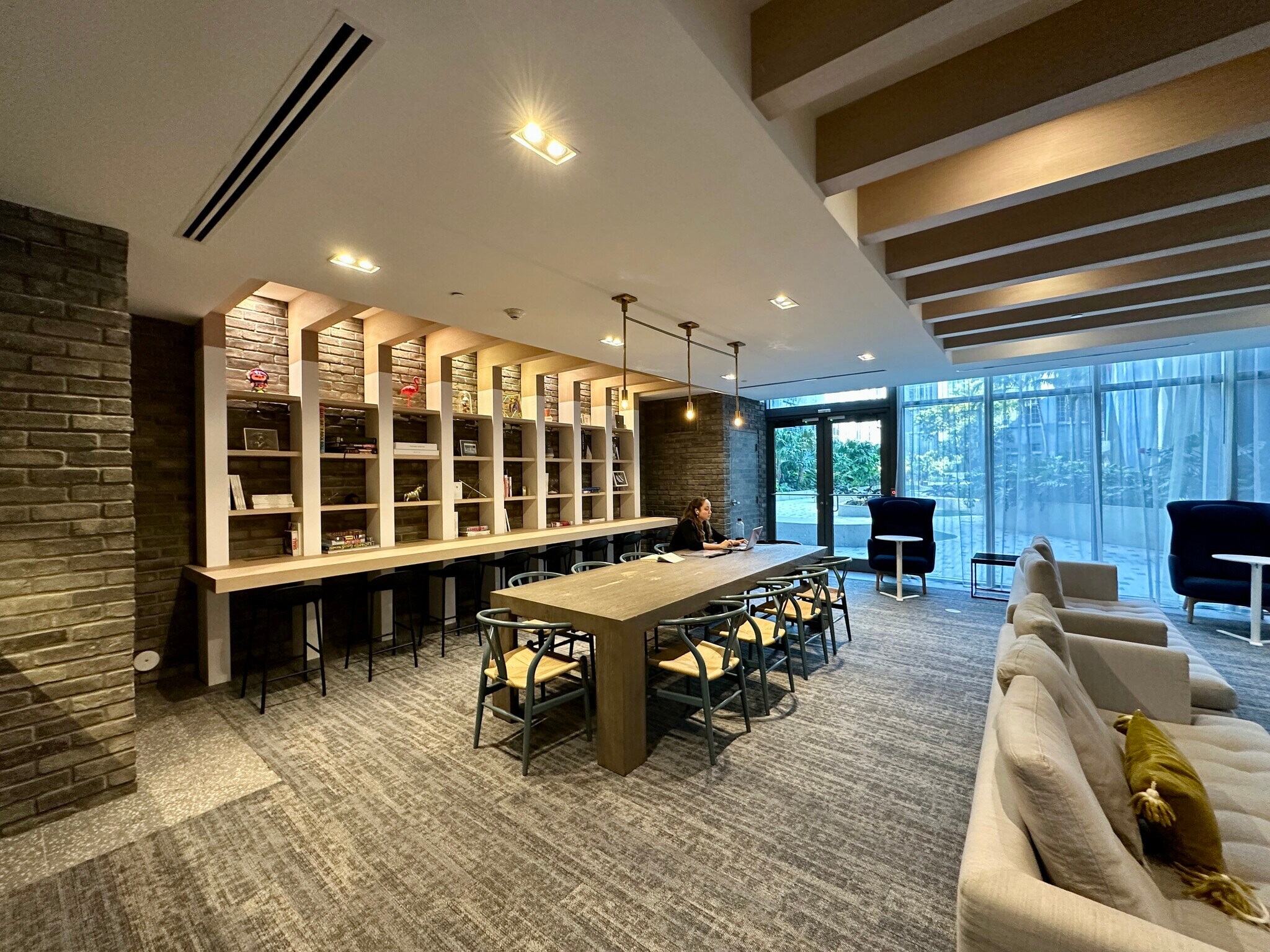 Building Photo - 558 NW 30th St