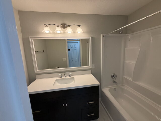 Building Photo - Remodeled Pool Home Located in the Very Desirable Bay Crest Park Waterfront Community