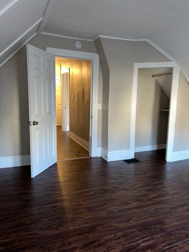 Building Photo - 367 Hawley St