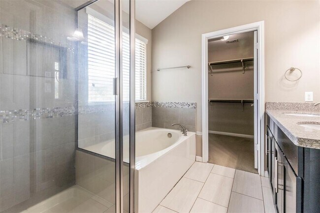 Building Photo - 12701 Brycen Ct