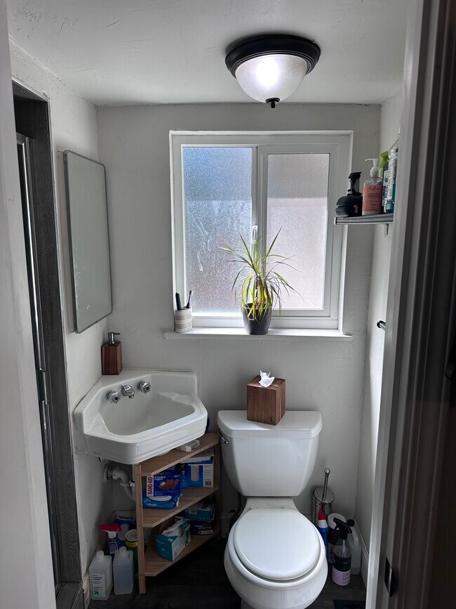 Bath 3 - 321 Tahoe Ave