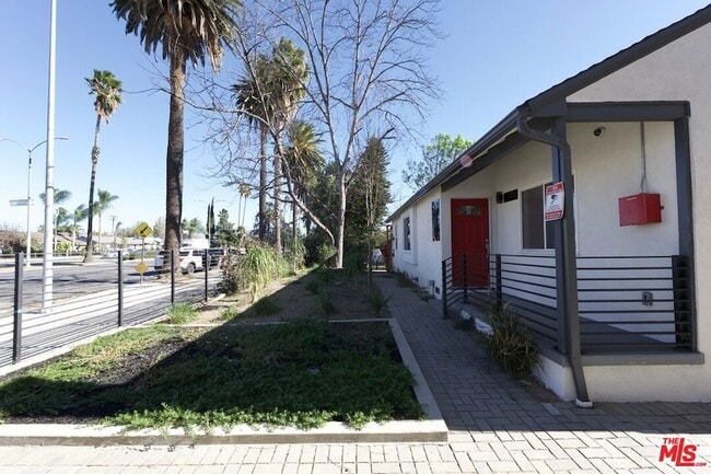 Building Photo - 17610 Sherman Way