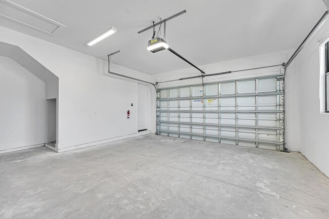 Building Photo - 13908 Vivant Dr