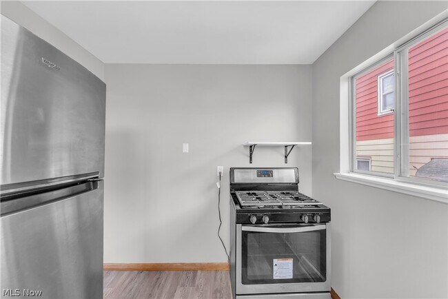 Building Photo - 14152 Berwyn Ave
