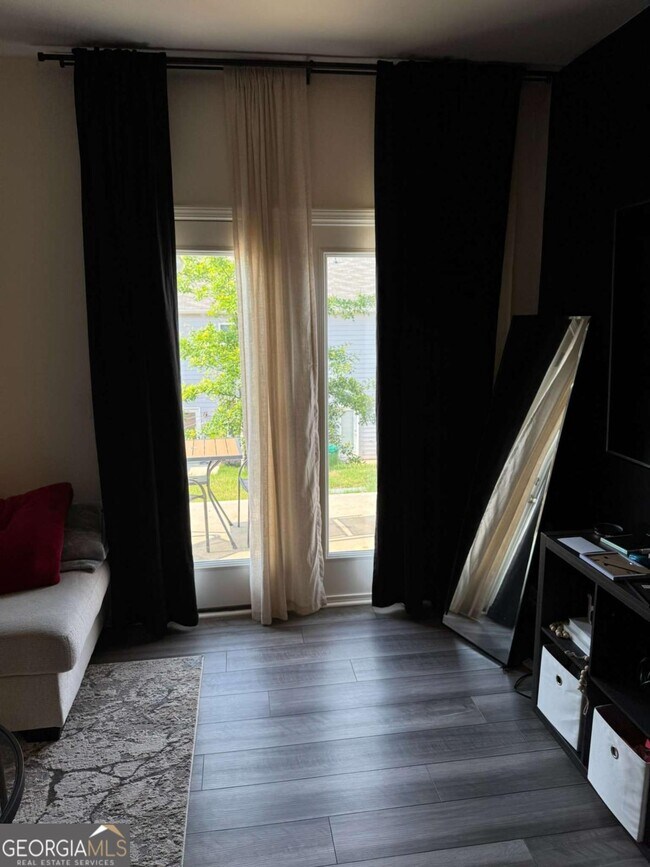 Building Photo - 536 Magnolia Cir