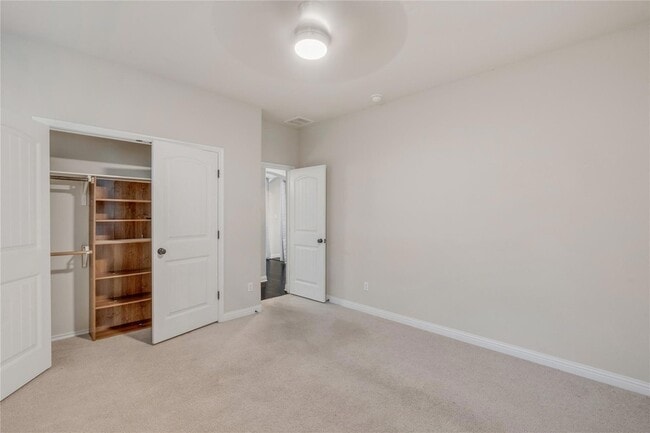 Building Photo - 904 Purple Moor Pass