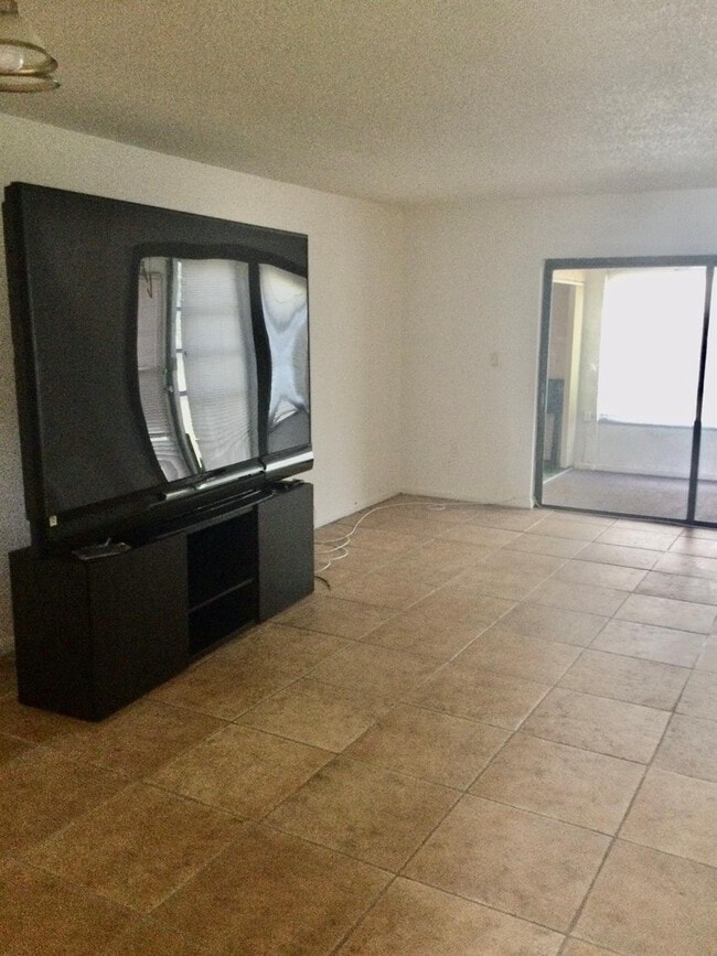 Building Photo - 9233 SW 8th St