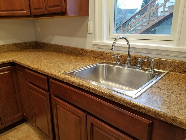 Building Photo - 96 Linshaw Ave