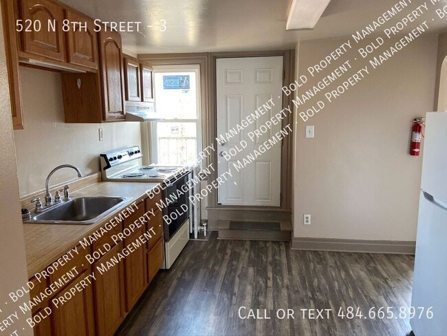 Building Photo - 520 N 8th St