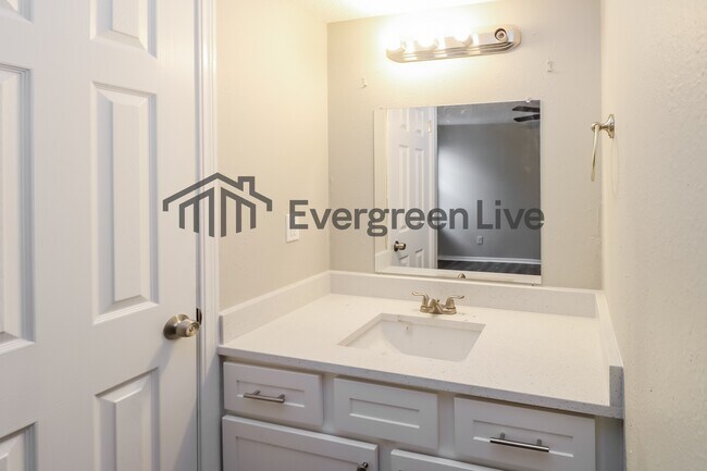 Building Photo - 1413 Sunrise Dr