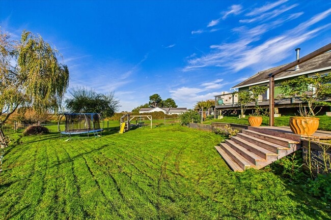 Building Photo - Custom Home on Property just outside of Eureka!