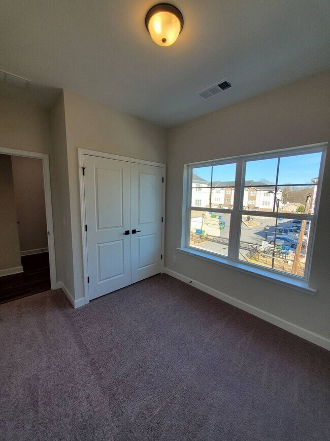 Building Photo - BRAND NEW TOWNHOMES AVALIABLE NOW