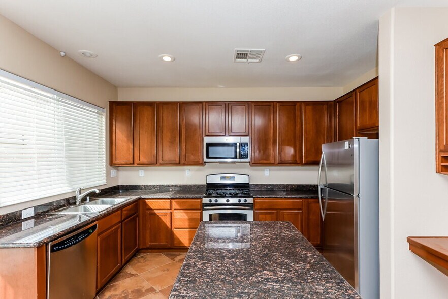 Building Photo - 9155 Dutch Oven Ct