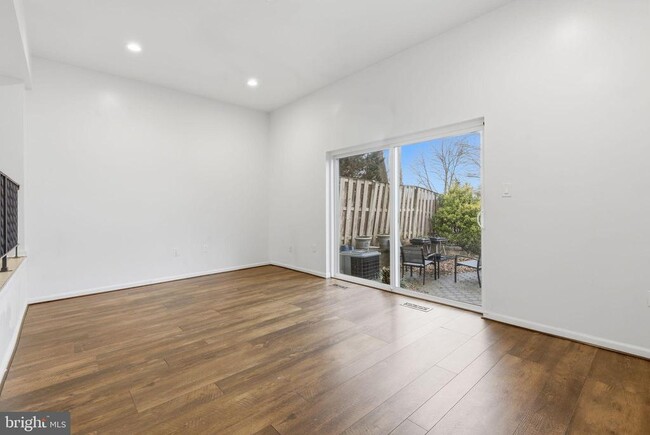 Building Photo - 11072 Berrypick Ln