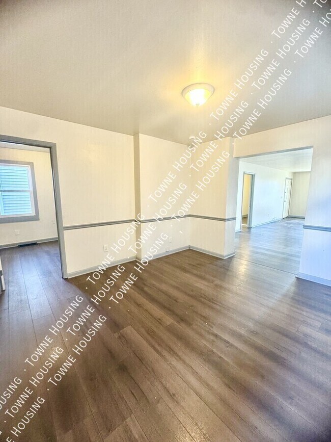 Building Photo - 24 Como Ave