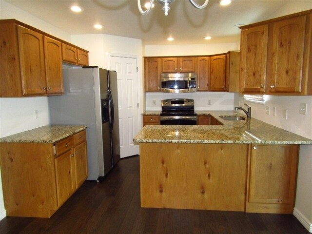 Building Photo - 6667 Haven Maple Dr