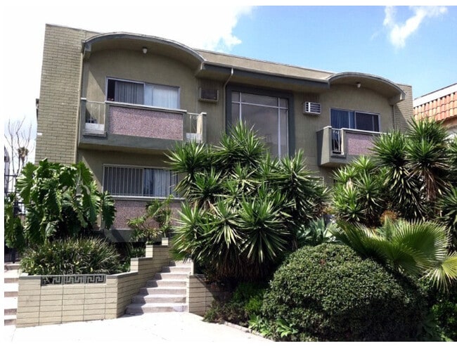 Primary Photo - 229 S Mariposa Ave