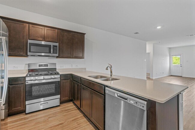 Building Photo - 393 Gabbro Gdns