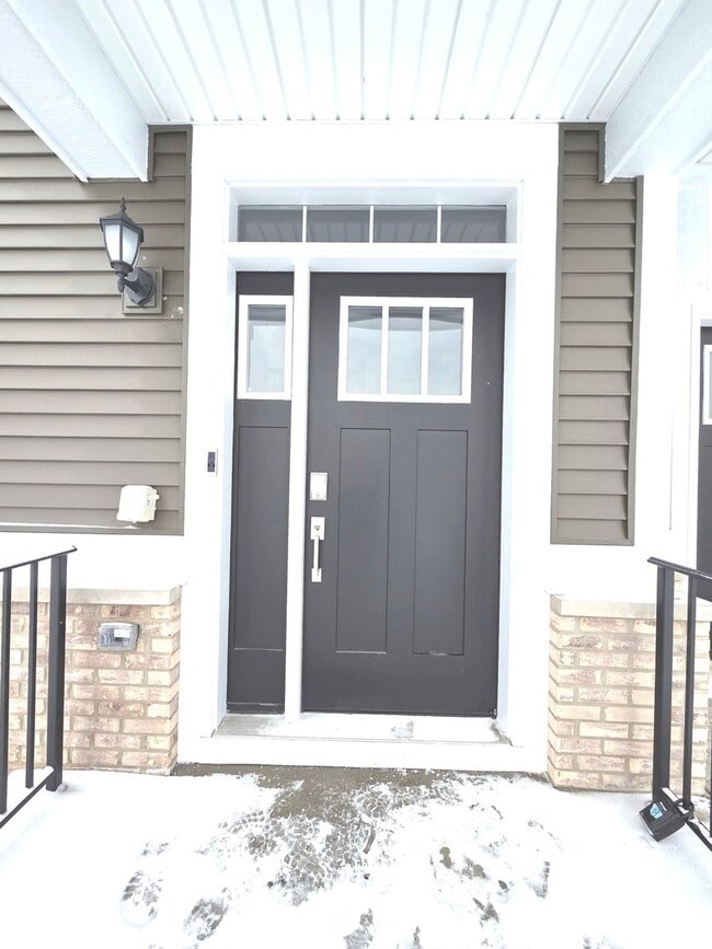 Building Photo - 14952 Dyer Ln