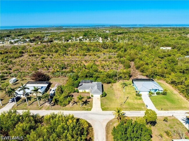 Building Photo - 11693 Oakland Dr