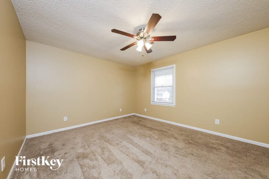 Building Photo - 160 Rhyne Ct