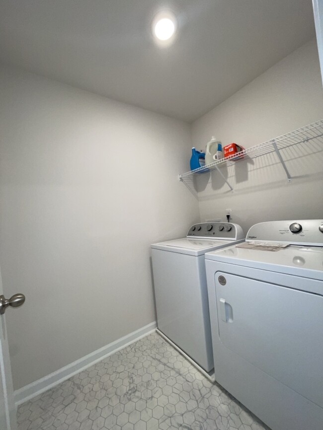 Building Photo - Beautiful Fountain Inn Home