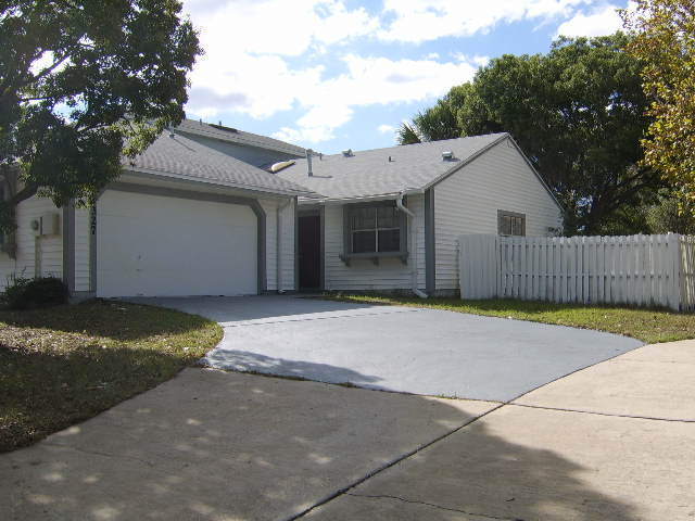 Primary Photo - Longwood townhome, Two Bedrooms, Two Bathr...